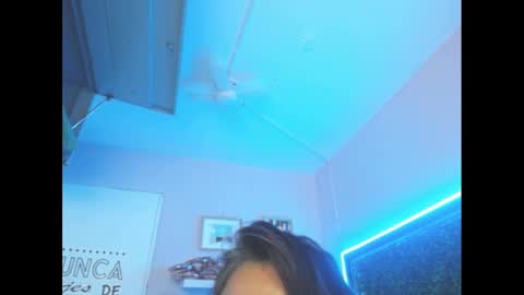 Juliana online show from February 28, 2025, 1:37 am