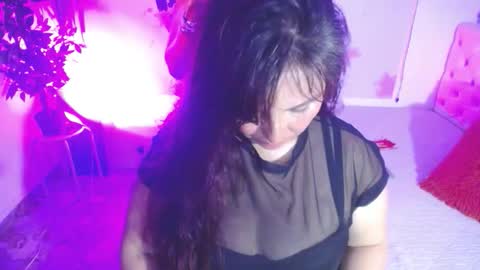 Juliana online show from October 16, 2025, 7:04 pm