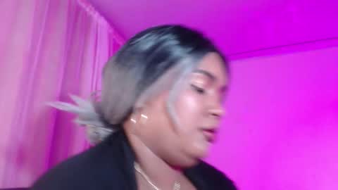 Evelyn Sandoval online show from February 3, 2026, 2:53 am