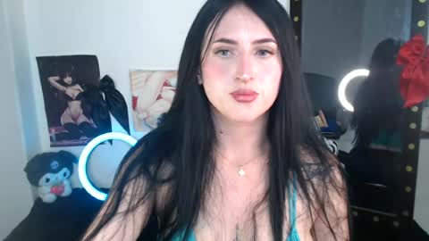 Snapshot of evelyn_sheeran chatting on June 26, 2026, 3:22 am Julieta online show from June 26, 2026, 3:22 am