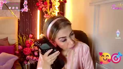 Snapshot of evelynagrey chatting on July 15, 2026, 3:06 pm EvelynaGrey online show from July 15, 2026, 3:06 pm