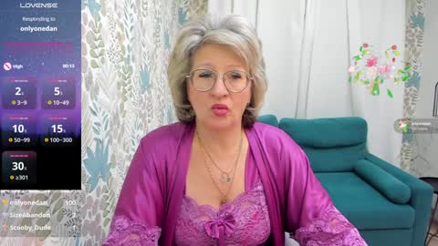 Evelyn online show from December 18, 2024, 8:20 am