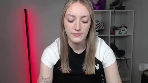 evelynblond online show from March 11, 2026, 7:03 am