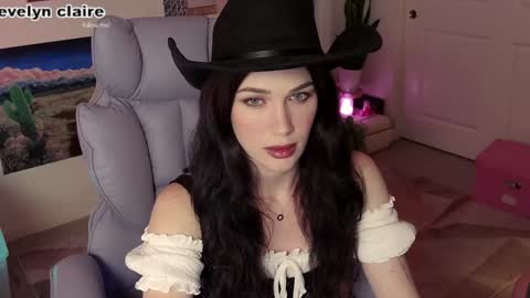 Evelyn Claire online show from March 21, 2026, 6:18 am