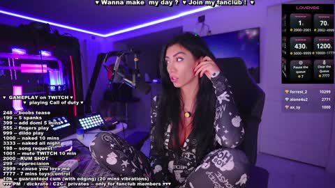 Evelyne online show from December 20, 2024, 5:57 am