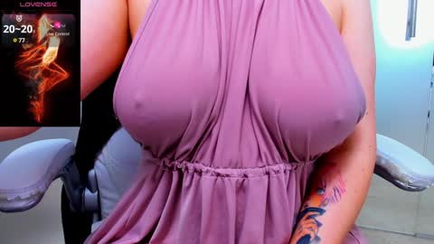 evelyne_rose online show from January 18, 2025, 8:52 am