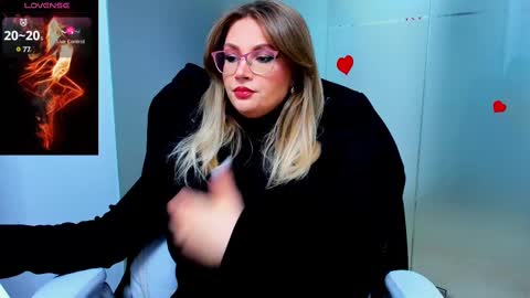 evelyne_rose online show from February 12, 2025, 5:58 am