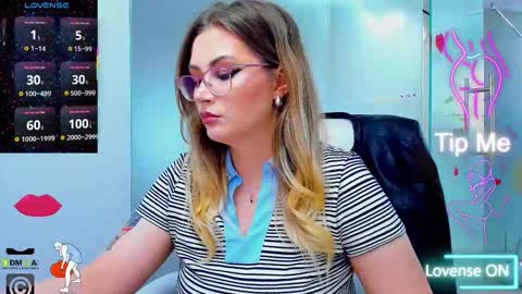 evelyne_rose online show from September 9, 2025, 5:07 am