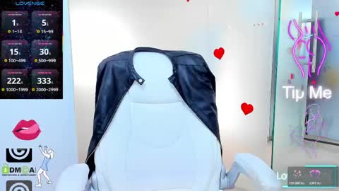 evelyne_rose online show from June 6, 2026, 5:12 am