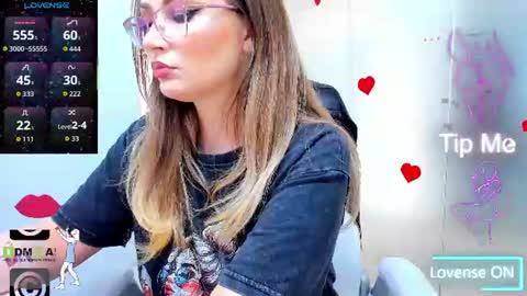 evelyne_rose online show from June 13, 2026, 5:05 am