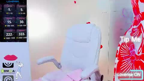evelyne_rose online show from June 23, 2026, 5:16 am