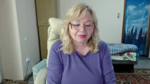 Snapshot of evelynloveshy chatting on February 1, 2025, 4:03 am BarbaraBlondy online show from February 1, 2025, 4:03 am