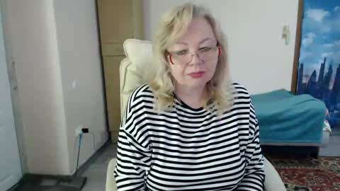 Snapshot of evelynloveshy chatting on February 4, 2025, 7:51 am BarbaraBlondy online show from February 4, 2025, 7:51 am