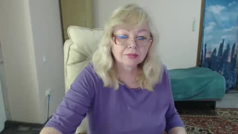 Snapshot of evelynloveshy chatting on February 10, 2025, 7:04 am BarbaraBlondy online show from February 10, 2025, 7:04 am