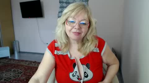 Snapshot of evelynloveshy chatting on February 21, 2025, 10:50 am BarbaraBlondy online show from February 21, 2025, 10:50 am