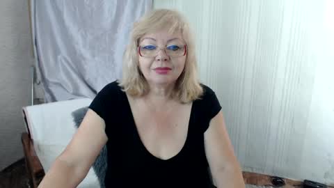 Snapshot of evelynloveshy chatting on June 12, 2026, 6:12 am BarbaraBlondy online show from June 12, 2026, 6:12 am