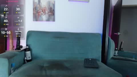 Evelyn martinez  online show from May 27, 2026, 8:06 pm