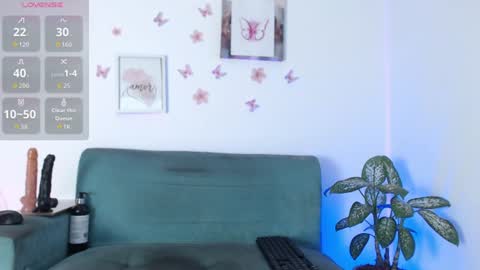 Evelyn martinez  online show from June 24, 2026, 7:46 pm
