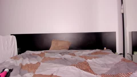 Snapshot of evelynneshawn chatting on October 17, 2025, 9:50 pm Evelyne online show from October 17, 2025, 9:50 pm