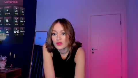 Evelyn online show from October 14, 2025, 1:28 am