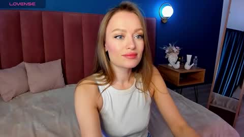 Evelyn online show from November 15, 2025, 1:47 am