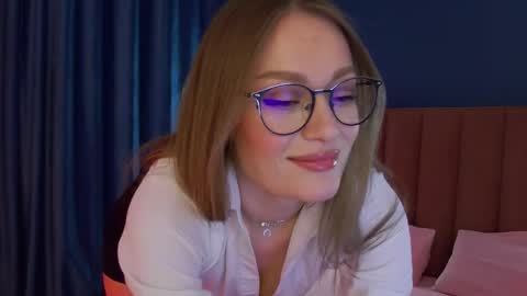 Evelyn online show from February 24, 2026, 1:47 am