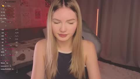 Snapshot of evelynsin_ chatting on October 18, 2025, 11:44 am Evelyn online show from October 18, 2025, 11:44 am