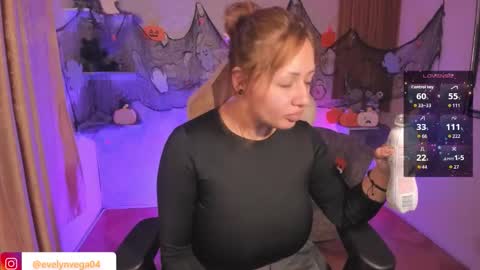 Snapshot of evelynvega0 chatting on November 3, 2025, 3:52 am Bigboobs Evelyn Vega online show from November 3, 2025, 3:52 am