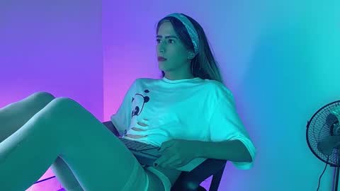 everly_monroe online show from October 17, 2025, 5:48 pm