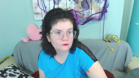Everly online show from December 6, 2024, 4:58 am
