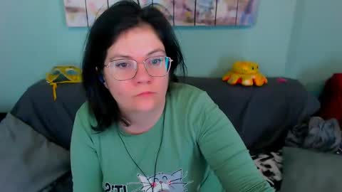 Everly online show from May 3, 2026, 10:38 pm