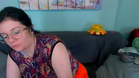 Everly online show from May 4, 2026, 11:23 pm