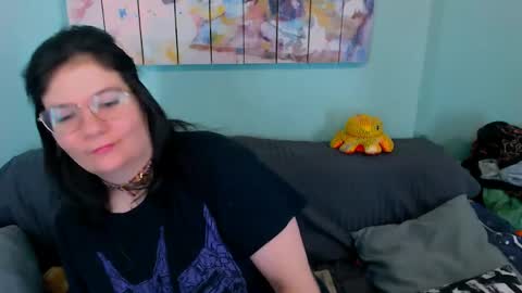 Everly online show from May 6, 2026, 3:13 am