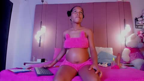 everly_smitth online show from September 27, 2025, 8:03 pm