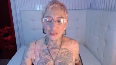 everlyn_sexx online show from March 1, 2026, 3:36 pm