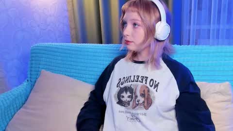 Snapshot of eves_eyes chatting on October 23, 2025, 1:21 pm Forget me not eve on CB online show from October 23, 2025, 1:21 pm