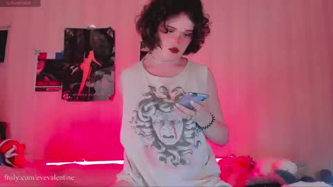 Snapshot of evevalentine_ chatting on May 15, 2026, 9:00 pm Eva online show from May 15, 2026, 9:00 pm