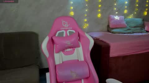 Evi online show from December 18, 2025, 9:04 am