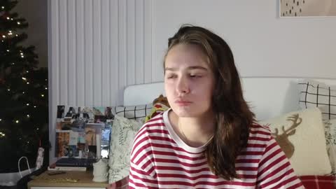 evi_woow online show from December 29, 2024, 7:32 pm