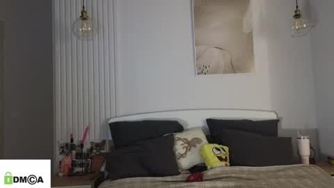 evi_woow online show from February 16, 2026, 9:11 pm