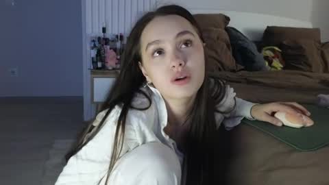 evi_woow online show from April 29, 2026, 10:27 pm