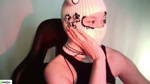 Renesme White Im here from Monday to Friday online show from May 1, 2026, 1:32 am