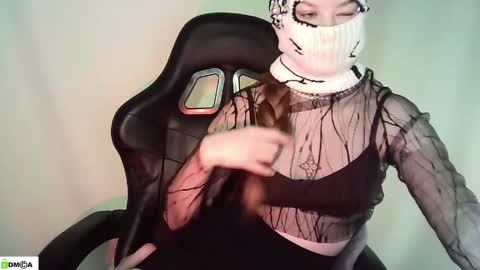 Renesme White Im here from Monday to Friday online show from May 19, 2026, 3:46 am