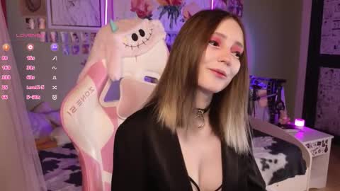 Snapshot of evie_rosen chatting on March 23, 2026, 10:36 pm Evie online show from March 23, 2026, 10:36 pm