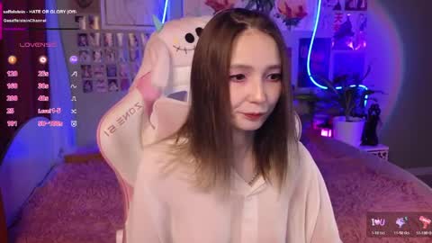 Evie online show from May 10, 2026, 9:42 pm