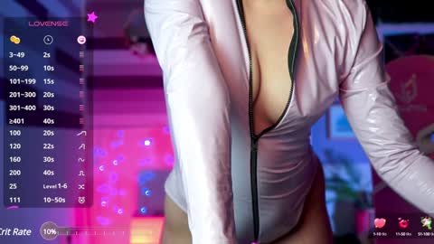 Evie online show from December 25, 2024, 8:39 pm