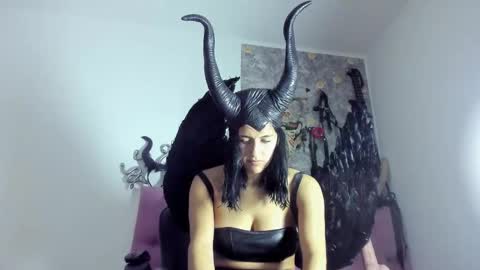 Snapshot of evil_sammy chatting on October 30, 2025, 8:53 pm Mistress Sammy online show from October 30, 2025, 8:53 pm