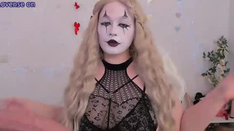 evilla_brill online show from June 5, 2026, 9:15 am