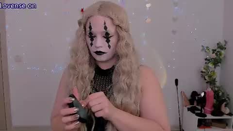 evilla_brill online show from June 8, 2026, 10:26 am