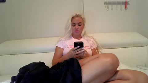 Badblondebunny online show from December 14, 2024, 1:17 am